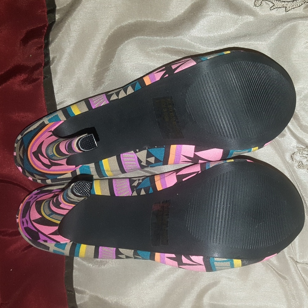 Shoes - Picture 3 of 3